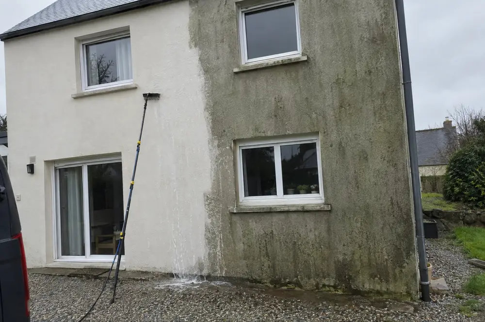 Façade en cours de lavage